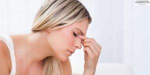 Почему при головной боли болят глаза