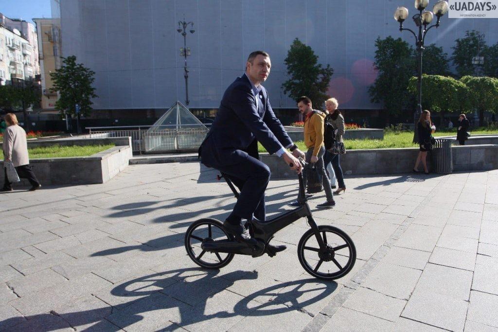 Кличко потратит 353 миллионов гривен на строительство 7 новых веломаршрутов