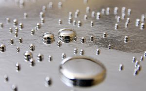 Пять емкостей с ртутью обнаружены в Енакиево в подъезде жилого дома