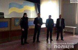 В Покровске полицейские со стрельбой задержали метателя ножей