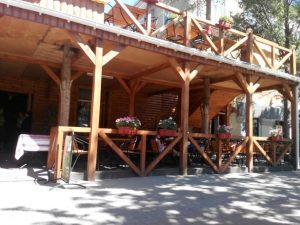 Суд принял решение о сносе летней площадки кафе Fayna Ukraina в Бердянске