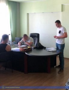 СБУ викрила прокурора за перевищення повноважень