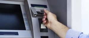 В окупованому Донецьку не працюють банкомати та пункти обміну валюти