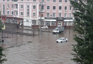 Привокзальна площа в Краматорську знову перетворилася у море