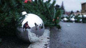 В Покровске ЧП! Упала новогодняя ёлка — новини Покровськ