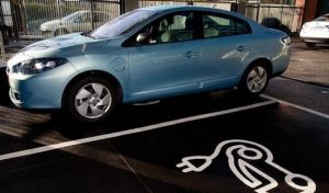 За парковку на месте для электрокара – штраф!