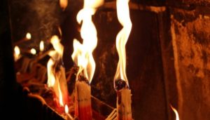 В Єрусалимі зійшов Благодатний вогонь