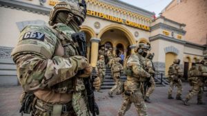 СБУ викрила посадовців, які привласнювали пенсії мешканців ОРДЛО