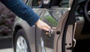 В Покровську, на одному з мікрорайонів викрали авто. Подробиці