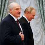 Лукашенко отказался платить за российский газ в рублях