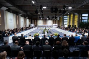 У Давосі розпочалася конференція за участю 80 країн з нацбезпеки за українською “формулою миру” — новини за тегом Україна