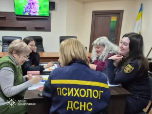 Арт-терапія та тренінги для рятувальників Донеччини: емоційна рівновага та згуртованість колективу