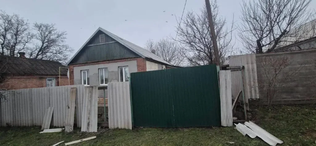 17 приватних будинків та 3 автівки у Слов’янську пошкоджені внаслідок російського обстрілу