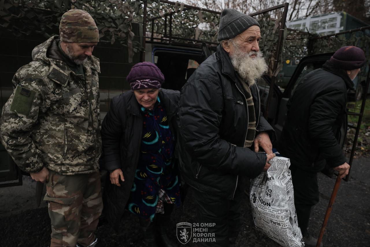Воїни 24 ОМБр ім. короля Данила евакуювали останніх жителів з околиць Часового Яру